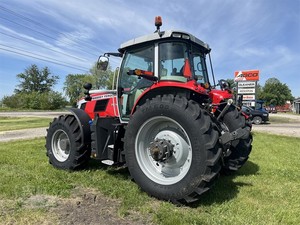 Tractor Agrícola MASSEY FERGUSON 7S.180 2023 de 180 CV, Tracción en las 4 Ruedas, Transmisión por Engranajes con Bomba de Motor, Caja de Cambios y Rodamientos de Alta Productividad - Product Image 5