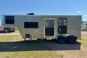 รถพ่วงม้าคุณภาพสูง Harmar Dixie Outlaw 7206LQ รุ่นปี 2026 สำหรับม้า 2 ตัว พร้อมห้องพักอาศัย พร้อมจัดส่ง - Product Image 3