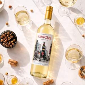Midtown - Vino Bianco Semidolce Airen Macabeo 11% ABV Vino Bianco Spagnolo 750ml - Product Image 3