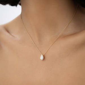 Collier captivant en or 14 carats avec diamant de laboratoire en forme de poire à cinq griffes, 1,25 ct, E-F VS, pour fiançailles, fête, cadeau de joaillerie fine - Product Image 4