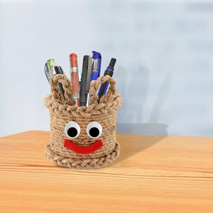 Su espacio de trabajo limpio y elegante con este soporte de pluma de yute hecho a mano - Product Image 5