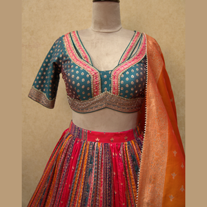 Mariage indien élégant Vibrant Multi couleur Banarasi Silk Lehenga avec imprimé écrasé et broderie Zari pour toutes les occasions spéciales - Product Image 2