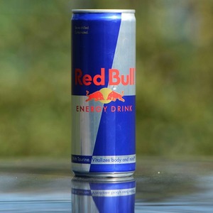 Entrega Rápida, Compra Red Bull Paquete de 24 Latas de 250 ml, Bebida Energética Original para un Impulso de Energía Inmediato y un Sabor Fresco - Product Image 6