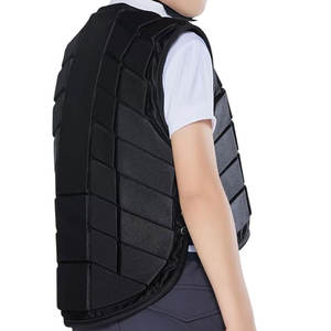 Chaleco de equitación de tela premium y acabado impecable con construcción ligera y movimiento fácil. - Product Image 4