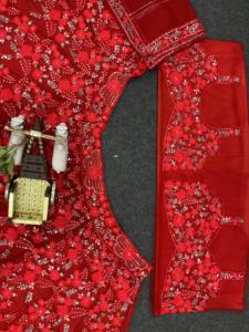 Lehenga Choli élégant et doux à motif papillon, broderie indienne et pakistanaise tendance avec sequins, avec cancan et patta en toile - Product Image 6