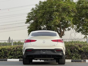 เมอร์เซเดส-เบนซ์ GLE63 AMG SUV 5 ที่นั่ง ไฟหน้า LED หลังคาพาโนรามา ภายในตกแต่งด้วยหนัง ยาง R18 เกียร์อัตโนมัติ เครื่องยนต์ดีเซล - Product Image 6