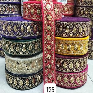 ผ้าลูกไม้ปักลายดอกไม้สำหรับเสื้อผ้าและเดรส - Product Image 1