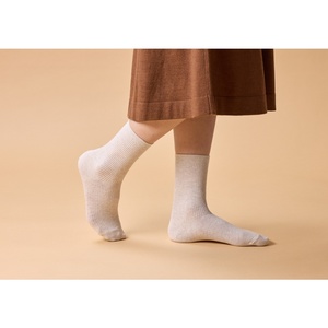 Calcetines de Negocios para Mujer de Textura Suave, Ideales como Set de Regalo, con Ajuste Patentado de 90 Grados y Diseño Antideslizante de Corea - Product Image 6