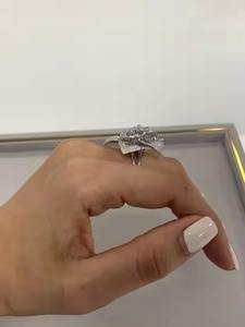 ชุดแหวนเพชรรูปดอกไม้สีขาวทอง14K ทำด้วยมือสำหรับการปลูกในห้องแลปค็อกเทลทรงกลมของขวัญการหมั้นสำหรับเธอ - Product Image 3