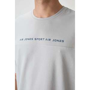 เสื้อยืดคอตตอนสีหินทรงโอเวอร์ไซส์สำหรับผู้ชาย Air Jones พื้นผิวหนา มีลวดลายพิมพ์ สไตล์ลำลองแนวสตรีทแวร์ - Product Image 3