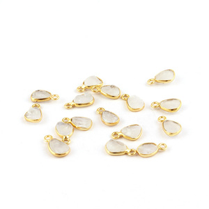 Vente en gros de pierre de lune brute naturelle, petits breloques, pendentif, connecteur de lunette plaqué or, fournitures de bijoux à faire soi-même - Product Image 4