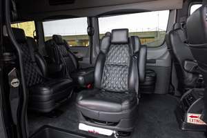 Fourgonnette de luxe VIP Sprinter 2025 |   Bus d'affaires exécutif 9-12 places |   Fourgonnette haut de gamme avec sièges inclinables en cuir - Product Image 2
