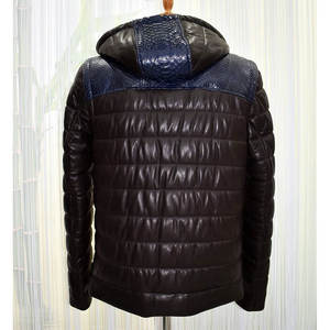 Veste en cuir embossé Python pour femmes, nouveau style matelassé, veste matelassée élégante marron, capuche amovible, vêtements d'extérieur tendance pour l'hiver - Product Image 6