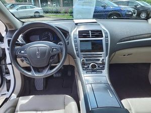 Offre Spéciale : Lincoln MKZ Hybride SE L Electr FWD d'occasion 2022 - Prêt à être expédié - Product Image 2