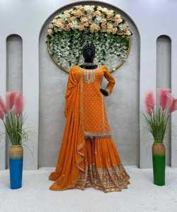 Ensemble de robe Banarasi tendance: ensembles de robe Banarasi tendance mettant en vedette et l'artisanat complexe - Product Image 6