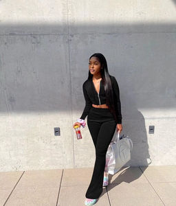 Ensemble de survêtement oversize pour femme 2025, sweat à capuche court zippé intégral et pantalon de jogging évasé, avec broderie effet vieilli et délavé, couleur unie - Product Image 3