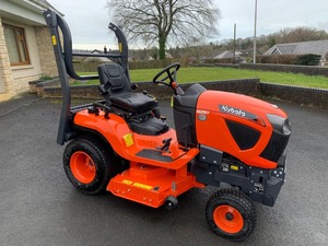 เครื่องตัดหญ้าแบบนั่งขับ Kubota G261 HD ใช้เชื้อเพลิงเบนซิน สำหรับตัดหญ้าในสวน ไร่นา และทางเดิน - Product Image 2