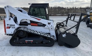 Chargeuse compacte Bobcat T770 avec moteur Kubota, 200 tonnes, avec accessoire broyeur forestier, pompe hydraulique, machine de défrichage - Product Image 4