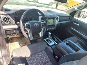 Camioneta Usada 2022, 4.6L, 6 Cilindros, Caja de Cambios Automática, Tracción en las Cuatro Ruedas, Asientos de Cuero, Interior Oscuro, Control de Crucero, Techo Panorámico, 6 Bolsas de Aire - Product Image 5