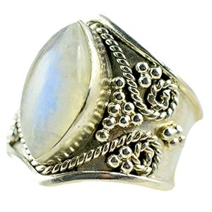 Anillo Boho de Plata de Ley 925 con Piedra Lunar Arcoíris y Patrón Floral, Hecho a Mano, Joyería con Piedra de Nacimiento de Junio, Regalo Perfecto para Ella - Product Image 1