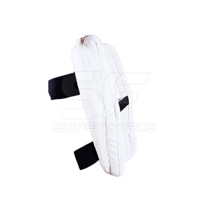 Vente de gros Protège-tibias pour les écoles de Muay Thai, MMA, Kickboxing, Gym et Arts martiaux Protège-tibias réglables avec crochet et boucle - Product Image 6