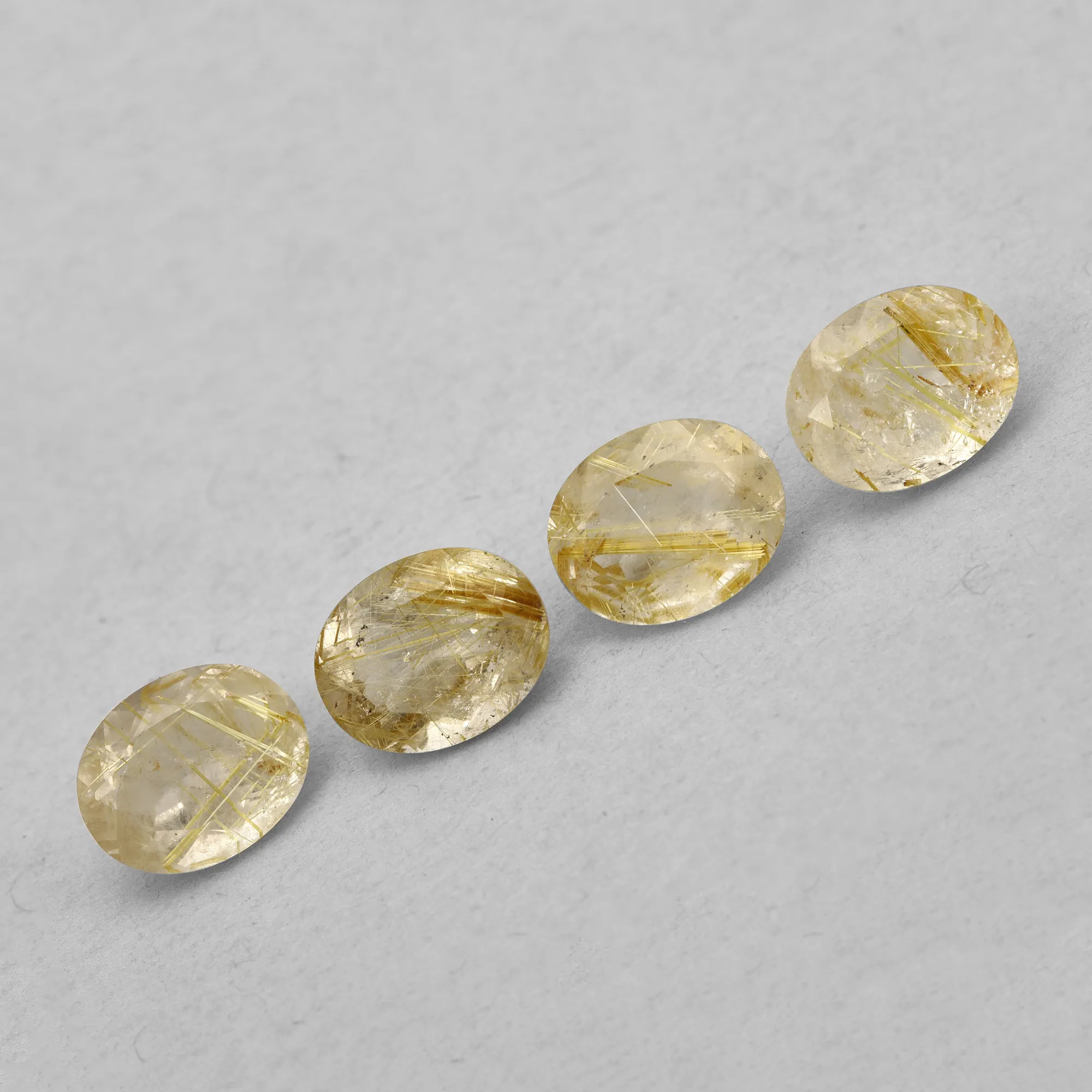 Pietra rutilica naturale ovale 10x8mm taglio brillante pietra preziosa sciolta dorata di alta qualità per la creazione di gioielli