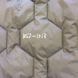KSD 1017 Machine de courtepointe pour 2-5 couches de haute qualité 100% polyester motif brodé respectueux de l'environnement pour la maison hôtel - Product Image 1