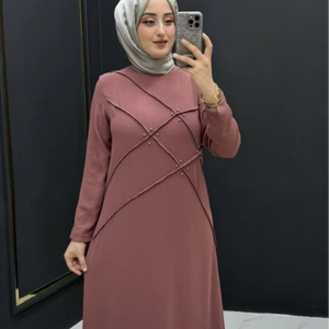 Abaya de luxe pour l'Aïd et les événements religieux Design minimaliste élégant avec tissu de qualité supérieure et finition lisse Convient pour l'Aïd - Product Image 1