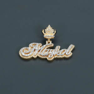 Découvrez notre dernière arrivée un pendentif en diamant nom personnalisé en argent sterling 925 avec un pendentif en moissanite - Product Image 2