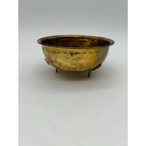 Tazón de servicio de latón con diseño intrincado para configuración de comedor de lujo diseño de forma redonda tazón de servicio de latón de rana Overseas Inc - Product Image 4