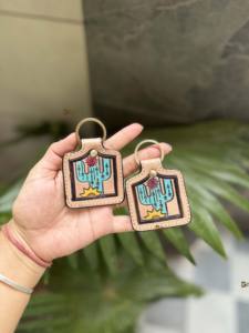 Nouvel arrivage de porte-clés en cuir sculpté à la main porte-clés en cuir de forme exotique mignon porte-clés élégant porte-clés en Offre Spéciale - Product Image 2