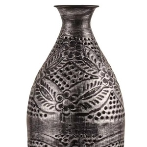 Vase décoratif en métal noir avec gravure florale, idéal pour la décoration de table à manger, la décoration de chambre à coucher et une présentation élégante, en provenance d'Inde - Product Image 2