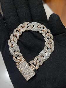 Bracelet en argent 925 serti de diamants Moissanite VVS taille ronde, style Hip Hop Miami Cuban Link, bijoux de luxe fabriqués en Inde. - Product Image 1