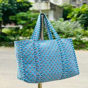 Sac fourre-tout en coton matelassé indien en gros, couleur unie, fait à la main, grand sac à bandoulière pour le shopping, style tendance pour femmes, été - Product Image 1