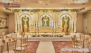 Décor de scène de mariage grandiose de style Bollywood, thème doré glamour, événement traditionnel, scène en fibre, design de style Brampton, réception au Canada - Product Image 4