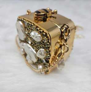 Fashionable Luxury Metallic Clutch For Women Crafted For Elegant Evening Events Designer Inspired Purse With Chain Strap - Product Image 2