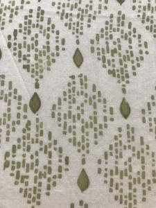 Tela de Algodón Estampada a Mano con Diseño Tradicional Indio Inspirado en el Ikat, Estampado de Diamantes con Puntos en Verde Oliva - Product Image 2