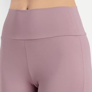 Ropa de gimnasio personalizada para mujer Conjunto de yoga transpirable Scrunch-Sujetador deportivo y mallas para fitness y deportes - Product Image 4
