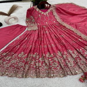 El último vestido Anarkali de trabajo de secuencia de bordado de seda de Chinon pesado de diseñador por Fab Zone - Product Image 1