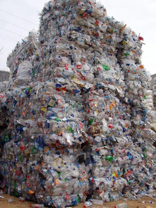 Phế liệu chai nhựa PET chất lượng cao LDPE và HDPE ép kiện 100kg, phế liệu chai dầu PET - Product Image 3