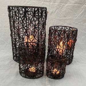 Juego de 4 Portavelas de Hierro de Buena Calidad, Hechos a Mano, Decoración Metálica para el Hogar, Decoración Navideña con Impresión Digital - Product Image 1