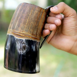 Nouvelle corne à boire viking de haute qualité, en corne de bœuf naturelle, écologique, couleurs personnalisables, logo, impression en lettrage - Product Image 1