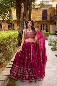 Colección de Lehenga Choli de Seda Premium Más Popular con Bordado de Lujo para Fiestas de Invierno y Ocasiones Vintage - Product Image 4