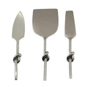 Nuevo diseño plateado estilo europeo hecho en India a precio mayorista esparcidor de queso de metal y juego de cuchillos para hoteles - Product Image 1