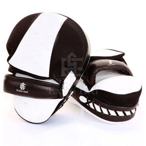 Almohadilla de enfoque de boxeo de alta calidad con logotipo personalizado, el mejor equipo de entrenamiento nuevo para artes marciales y boxeadores - Product Image 1
