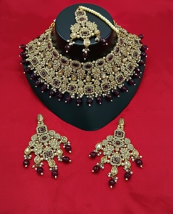 Bijoux de fête en pierres antiques Vêtements traditionnels Beau design Collier ras du cou lourd antique Ensemble Boucles d'oreilles Mangtika - Product Image 5