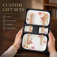 Ensemble cadeau assiette et baguettes en céramique motif fleur de prunier japonais pour 2 personnes, boîte cadeau en porcelaine prune rouge, vente en gros personnalisée