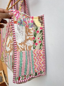 Bolsa de Mano de Algodón Acolchada con Diseño Bohemio y Parches para Mujer, con Cierre de Cremallera, Tamaño Grande/Pequeño, para Compras y Uso Diario, Hecha en Rajastán - Product Image 2