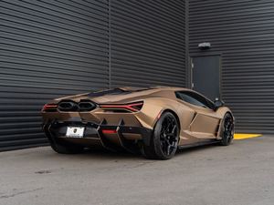HIGHRUN 2024 R-EVUELTO COUPE AWD 8 vitesses, double embrayage, 6.5L V12 hybride avec un moteur offrant un son exceptionnel - Product Image 5