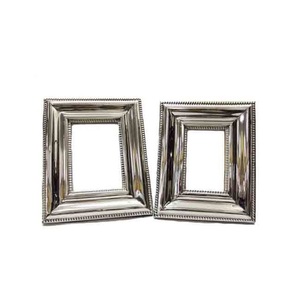Marcos de terciopelo con diseño en relieve y borde de latón con acabado plateado, los marcos de retrato más vendidos para uso con certificados. - Product Image 5